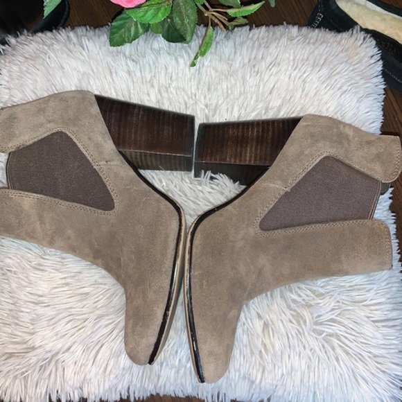 Bjorndal Suede Leather Heeled Chelsea Boots Tan Woman’s Size 9 - Picture 8 of 12